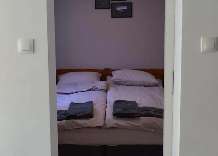 By Baza Academic 골든샌드