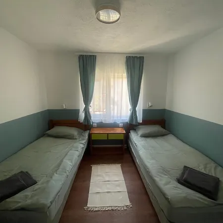 By Baza Academic Златни пясъци